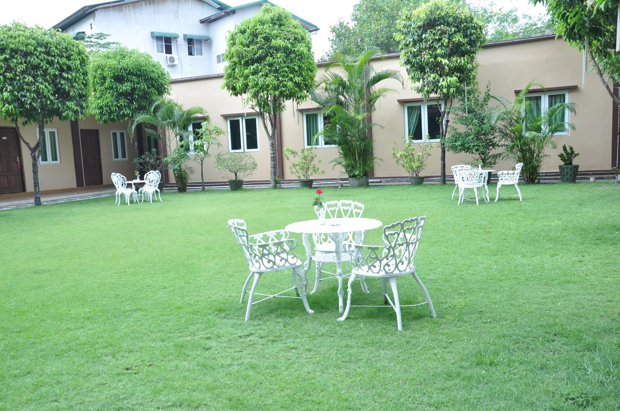 Green Leaf Hotel Rangoon Eksteriør billede