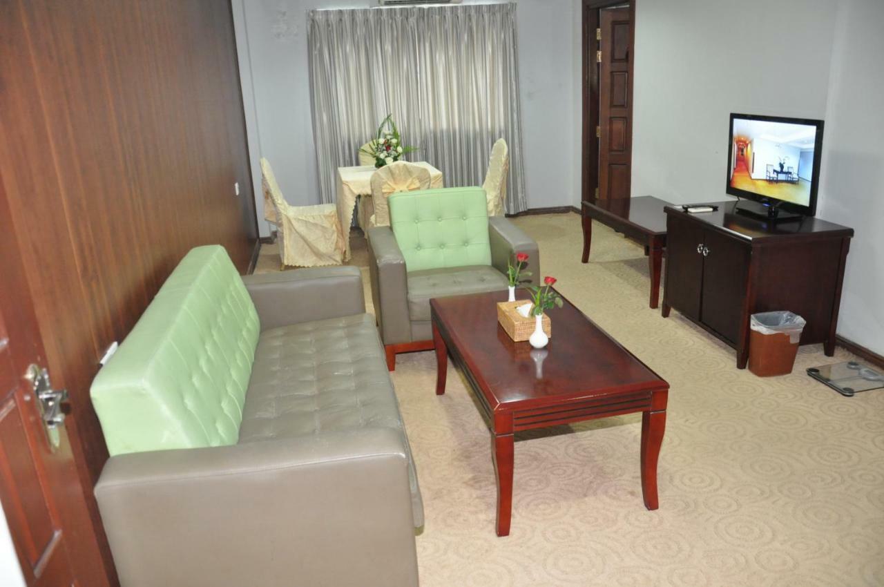 Green Leaf Hotel Rangoon Eksteriør billede